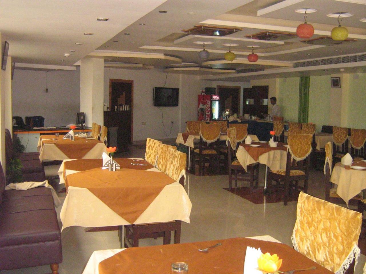 Hotel Ta-Tin Durgāpur Exterior photo